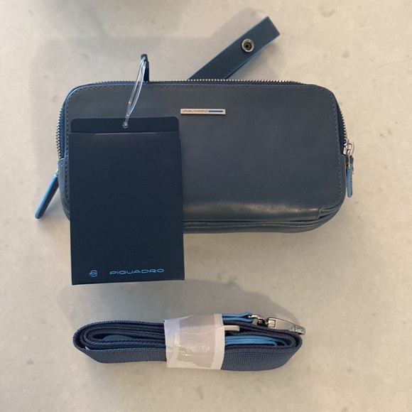 NWT blue leather clutch from Italy! - Picture 2 of 3